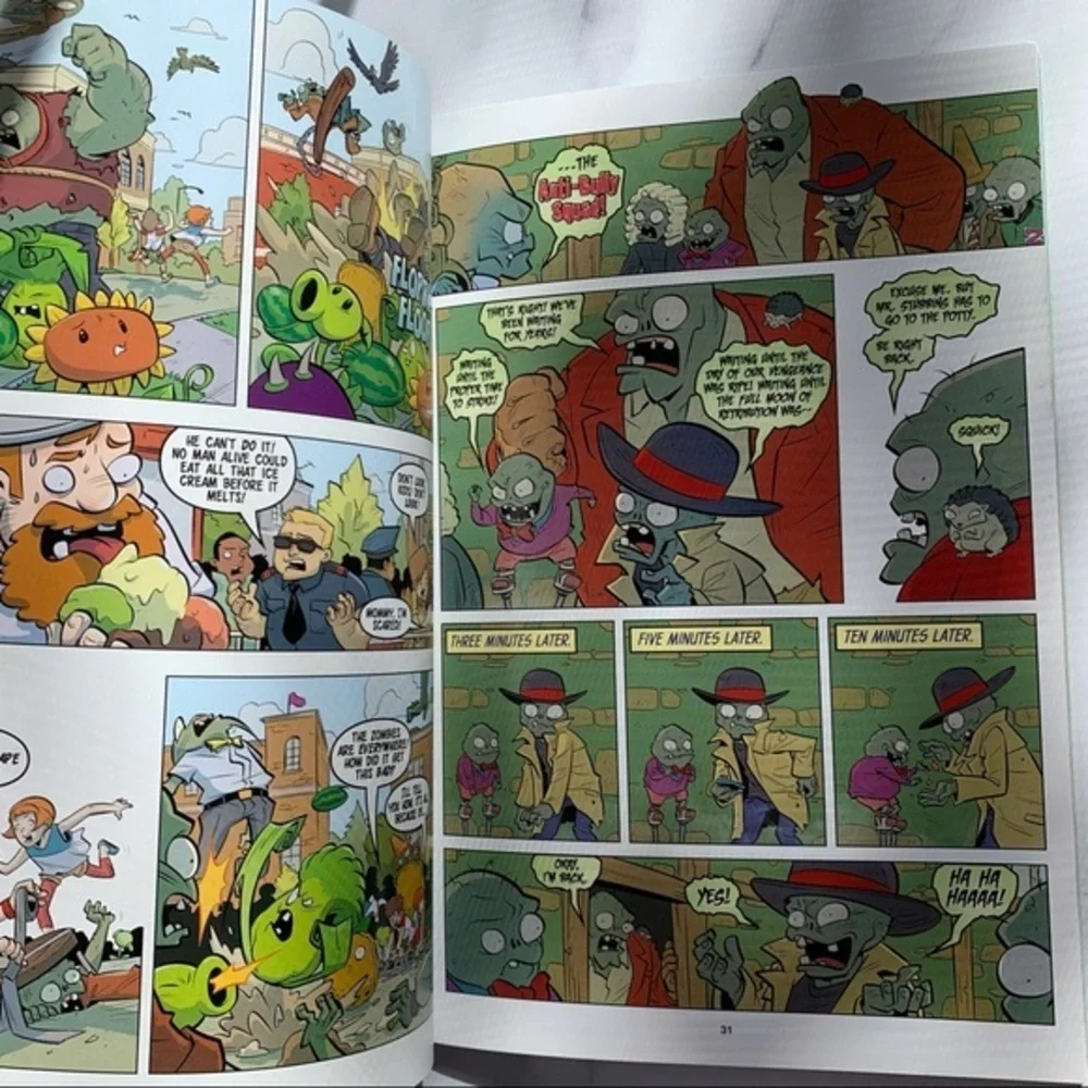 Plants VS. Zombies Paperback Book